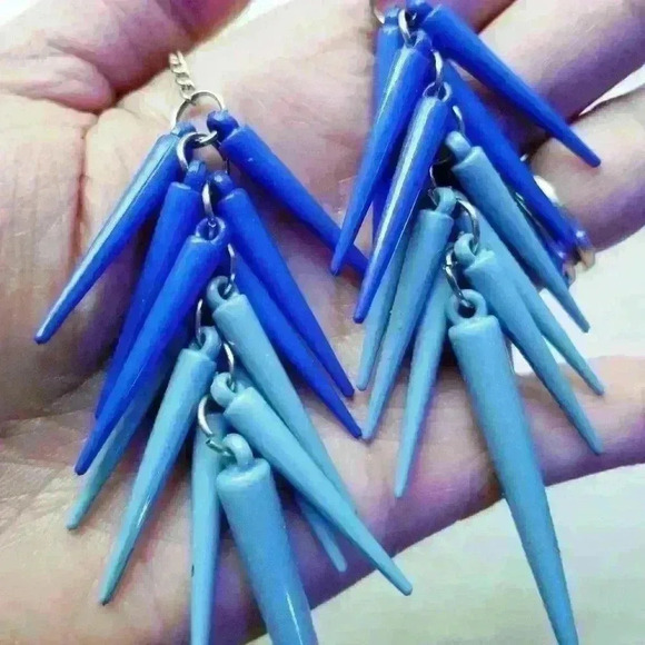 "Bundles Only" Blue Dangle Spikes Earrings - Picture 6 of 7